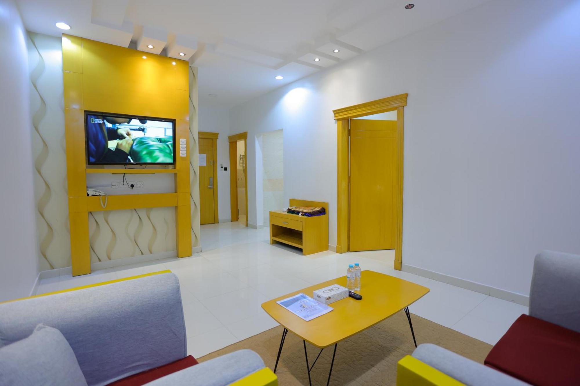 Aparthotel هوستا الملقا Rijád Exteriér fotografie