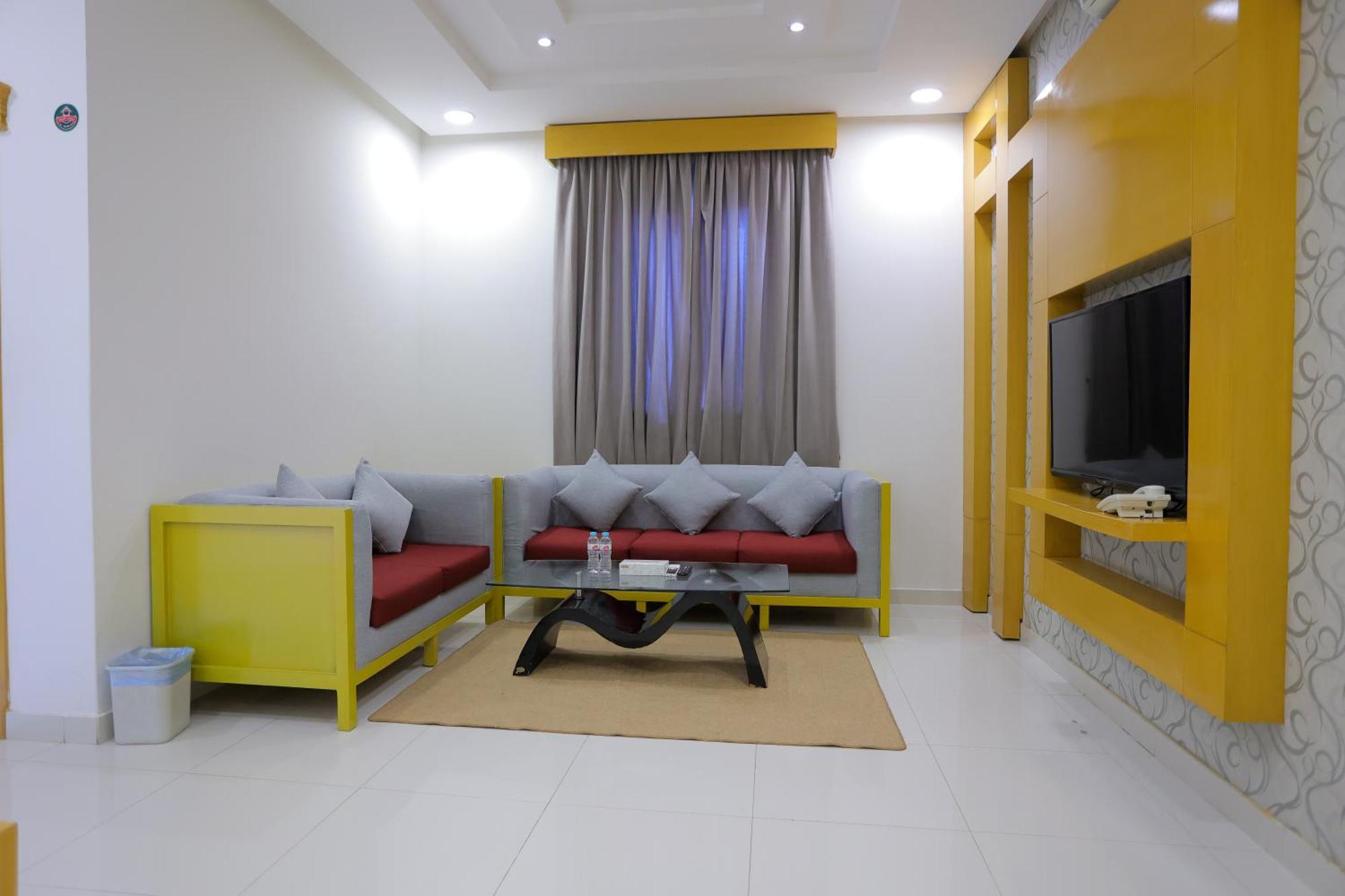 Aparthotel هوستا الملقا Rijád Exteriér fotografie