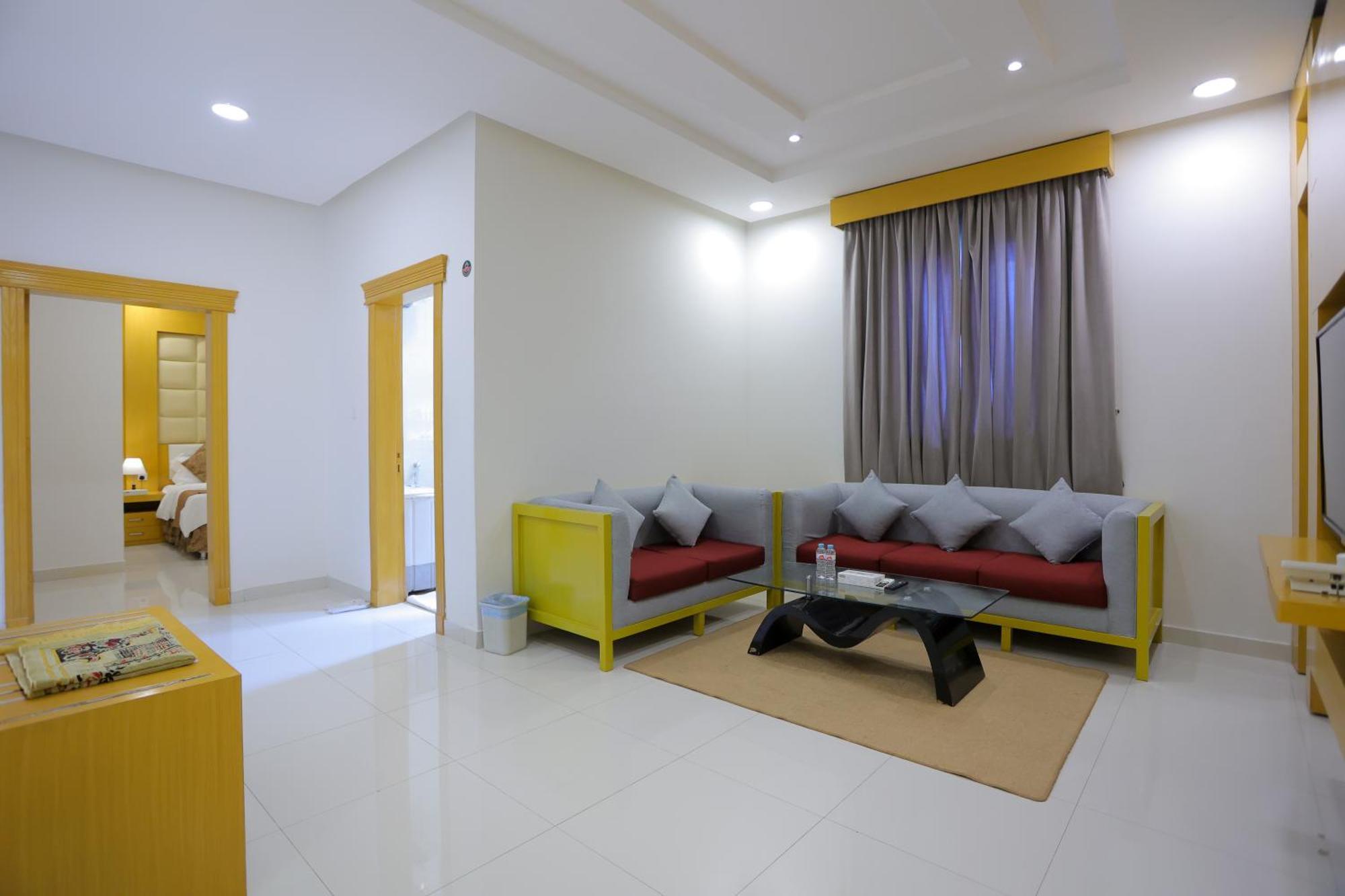 Aparthotel هوستا الملقا Rijád Exteriér fotografie