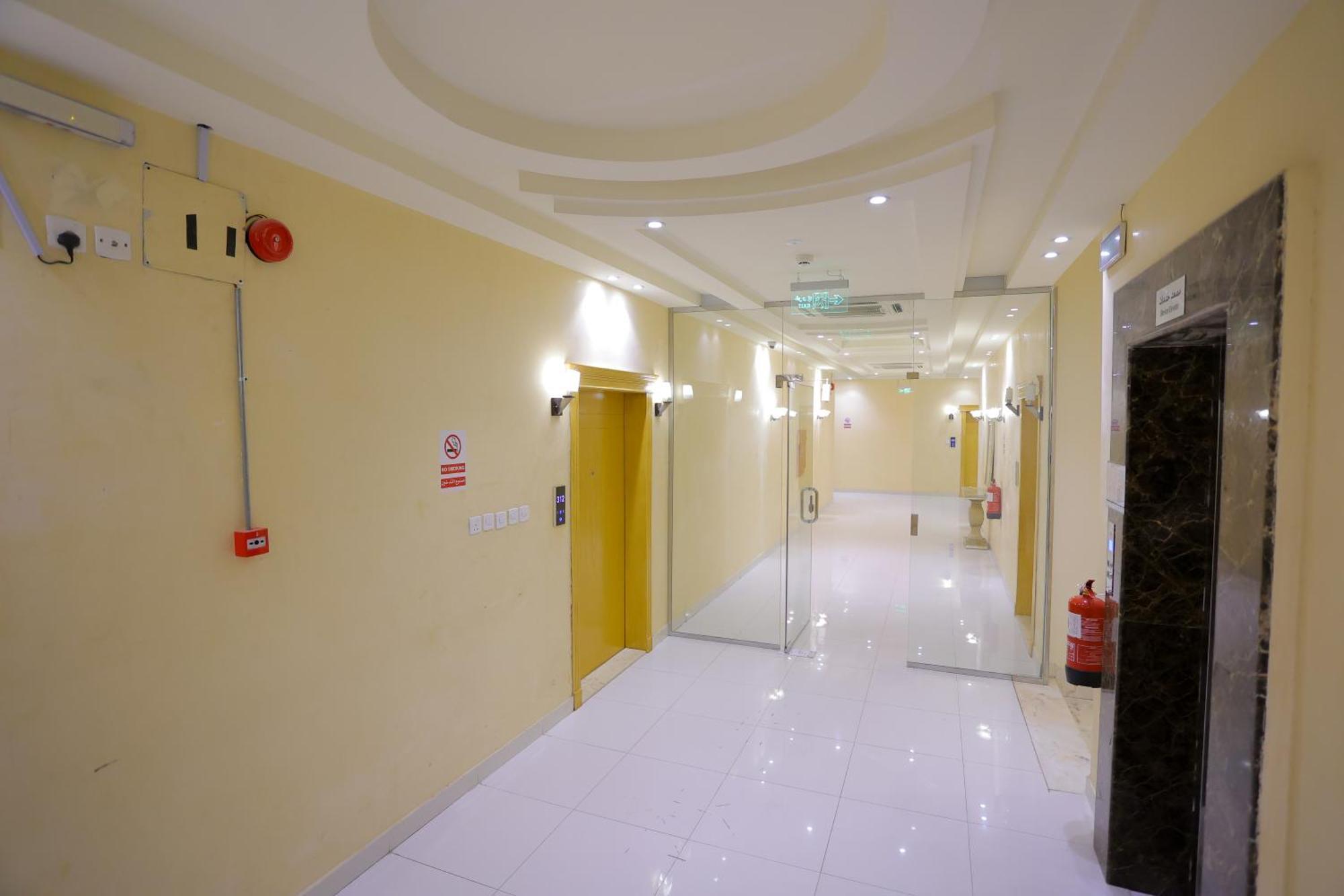 Aparthotel هوستا الملقا Rijád Exteriér fotografie