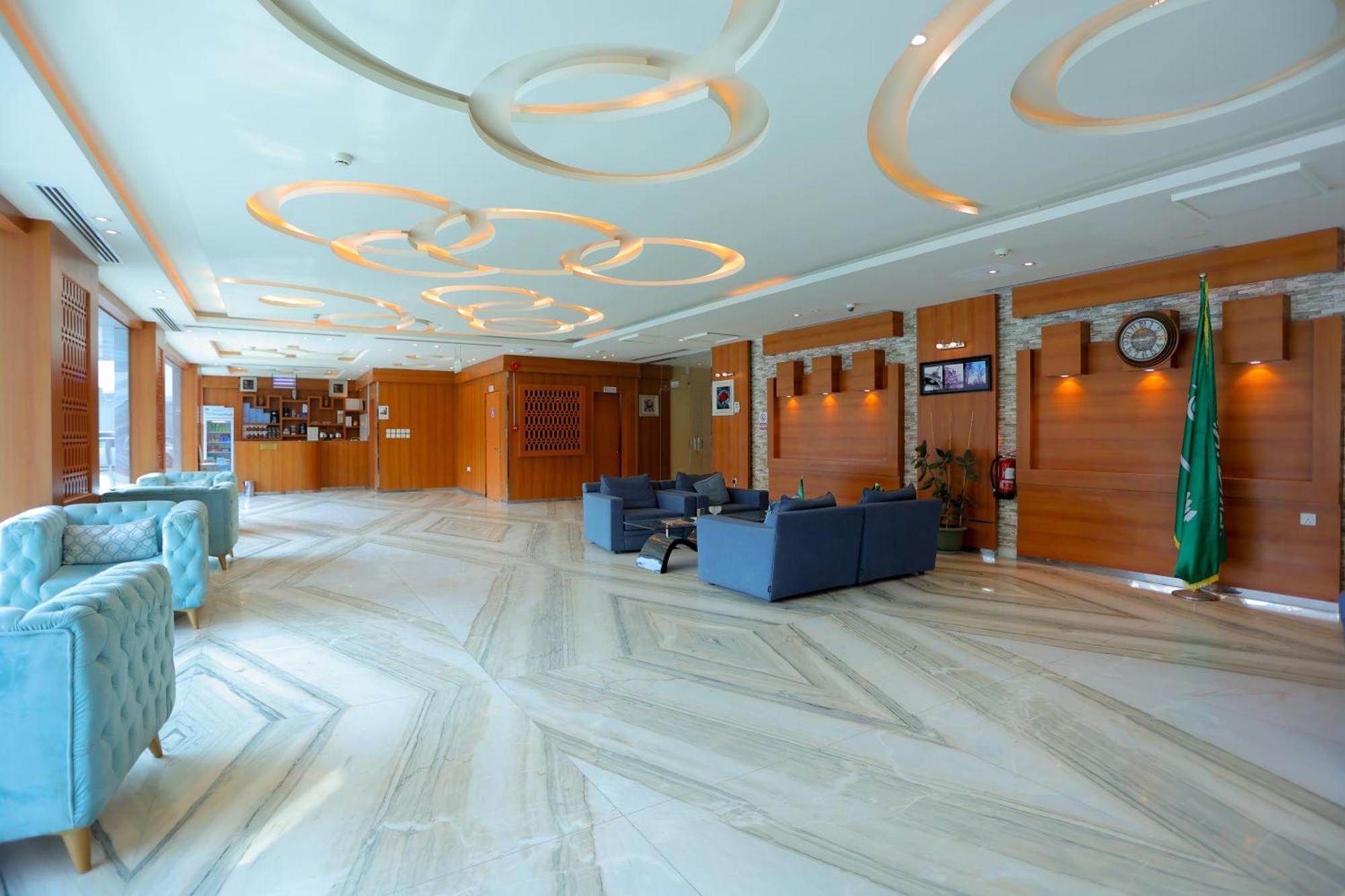 Aparthotel هوستا الملقا Rijád Exteriér fotografie